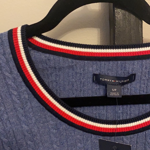 NWT Tommy Hilfiger sweater - Picture 4 of 5